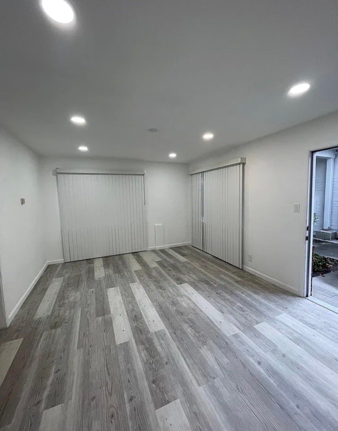 San Jose Apartment: 225 E Taylor St