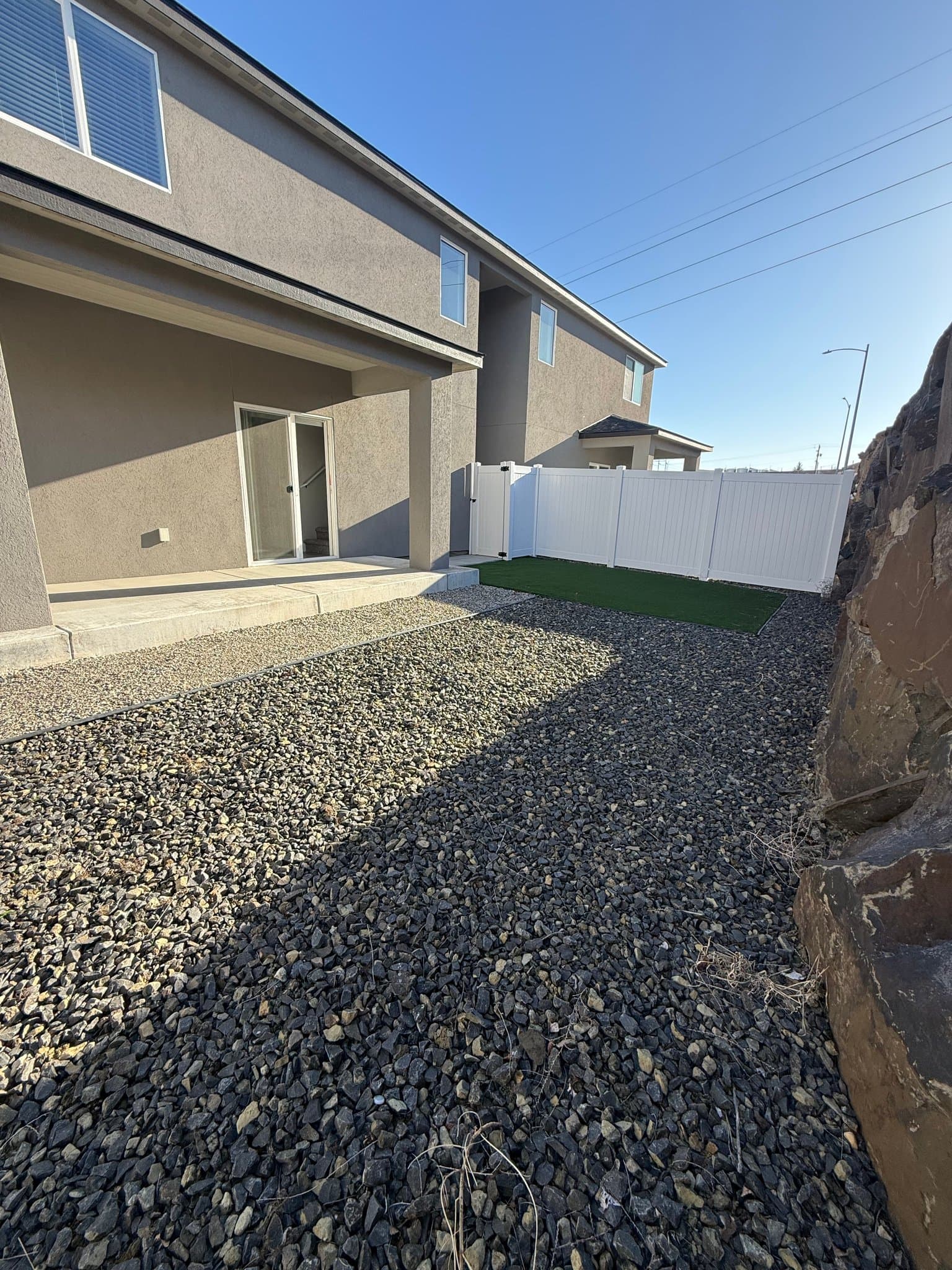 Richland Townhome: 830 Rio Vista Loop