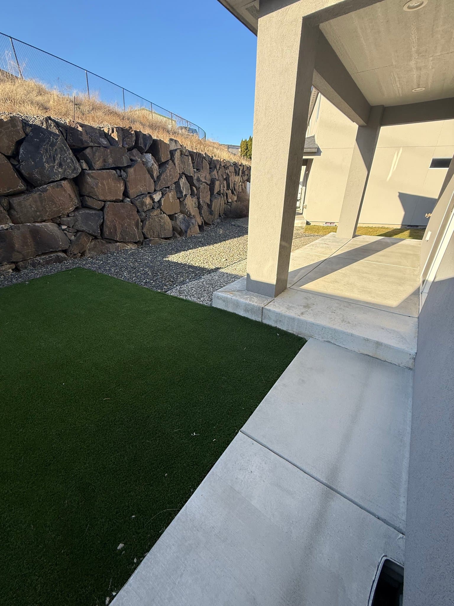 Richland Townhome: 830 Rio Vista Loop