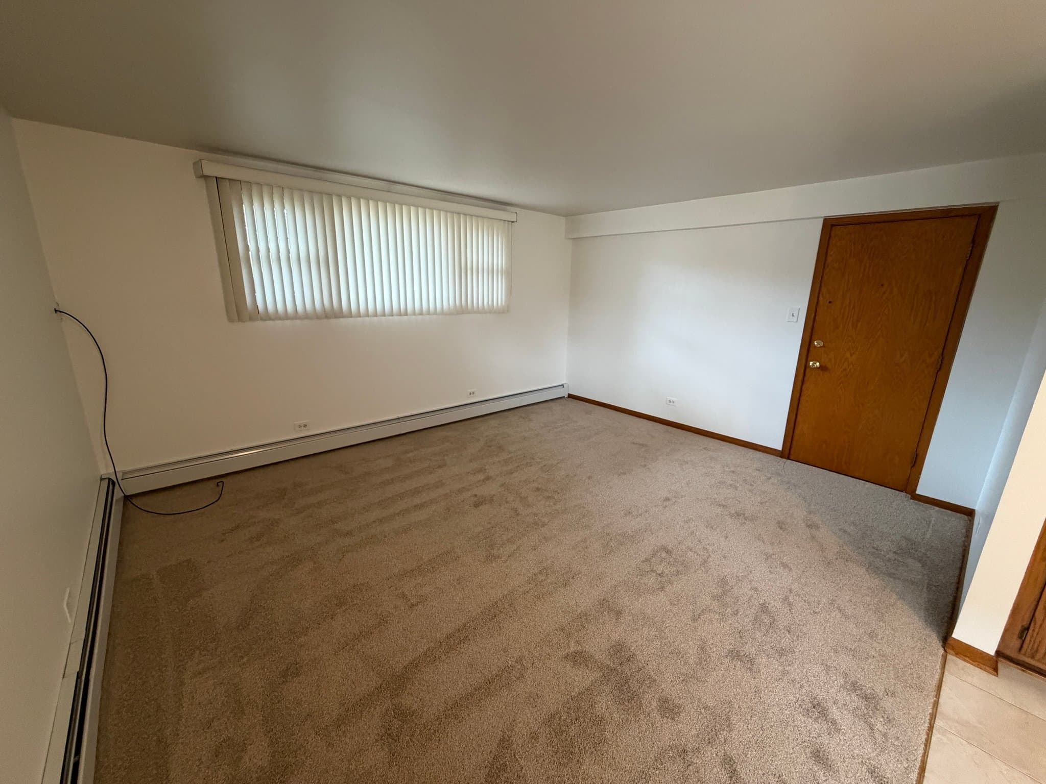 Burbank Apartment: 8633 Leamington Ave