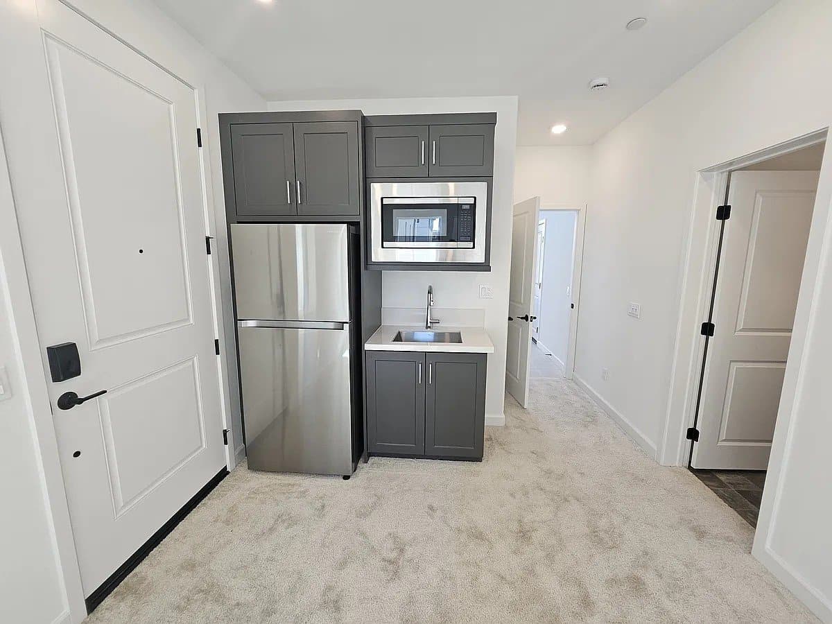 San Diego House: 11886 Ella Way