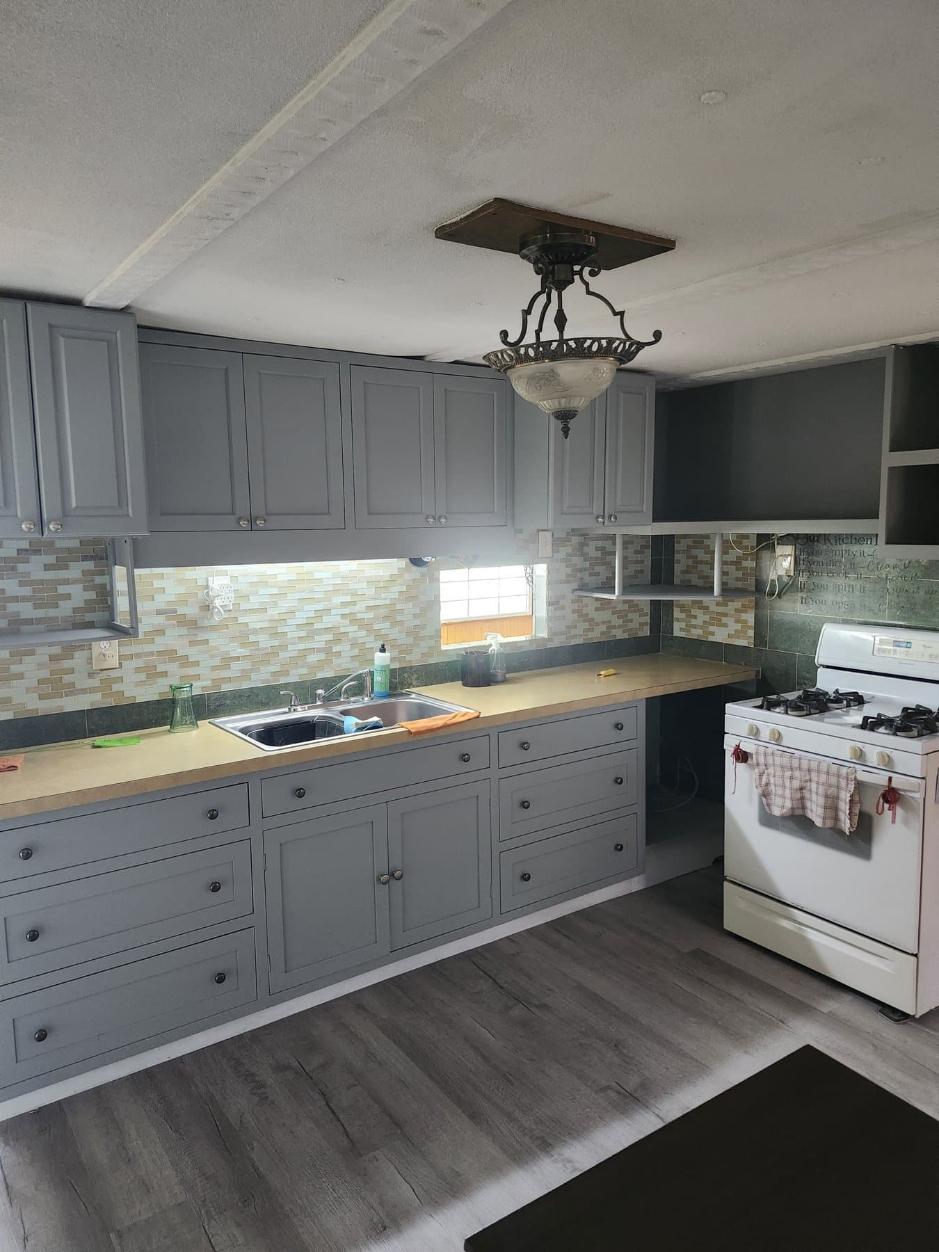 Tampa Single Room: 9613 Barnside Pl