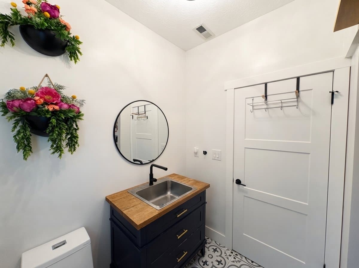 Woods Cross House: 692 W 1500 S