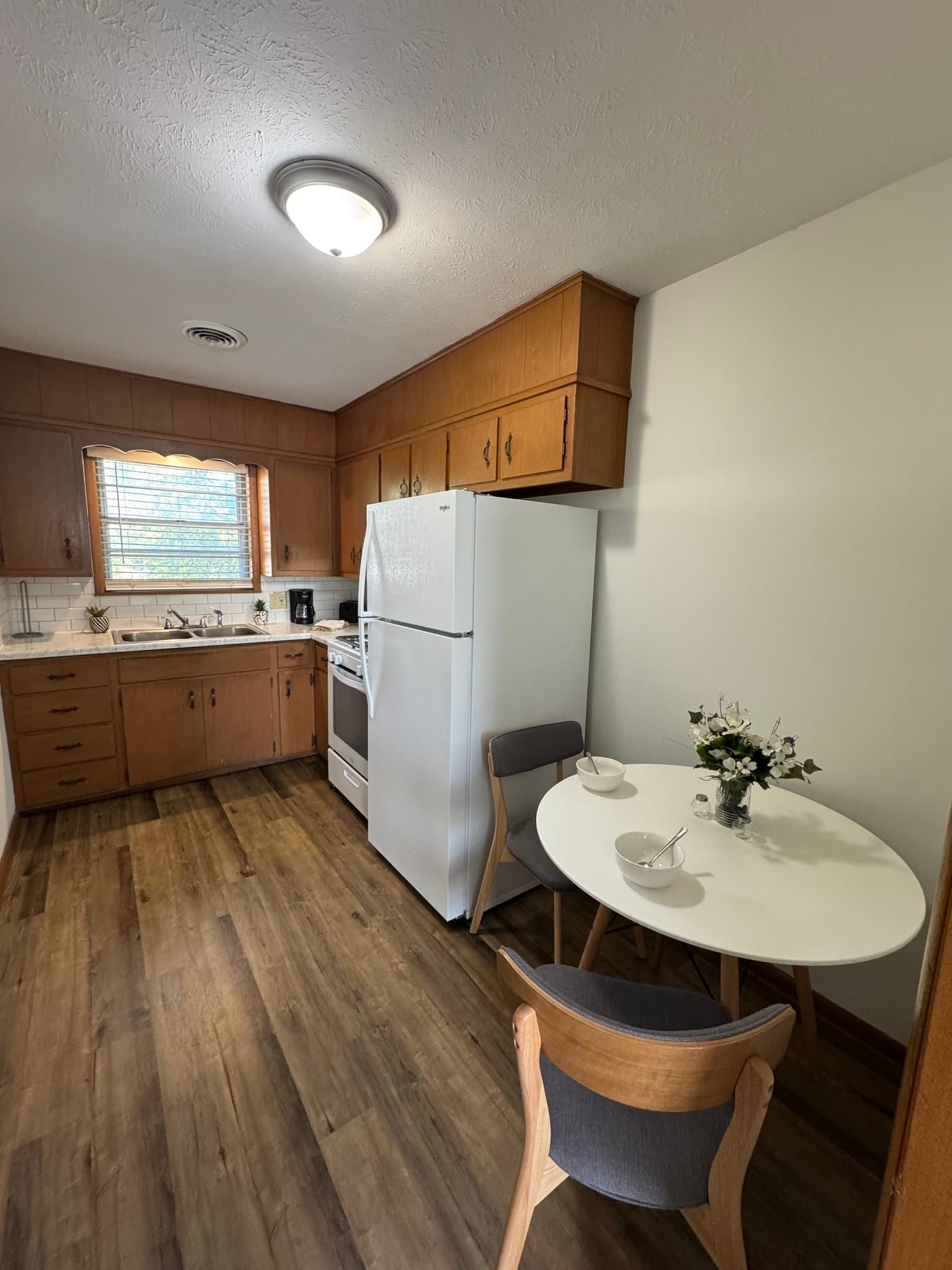Springfield Single Room: 1215 E Elm St