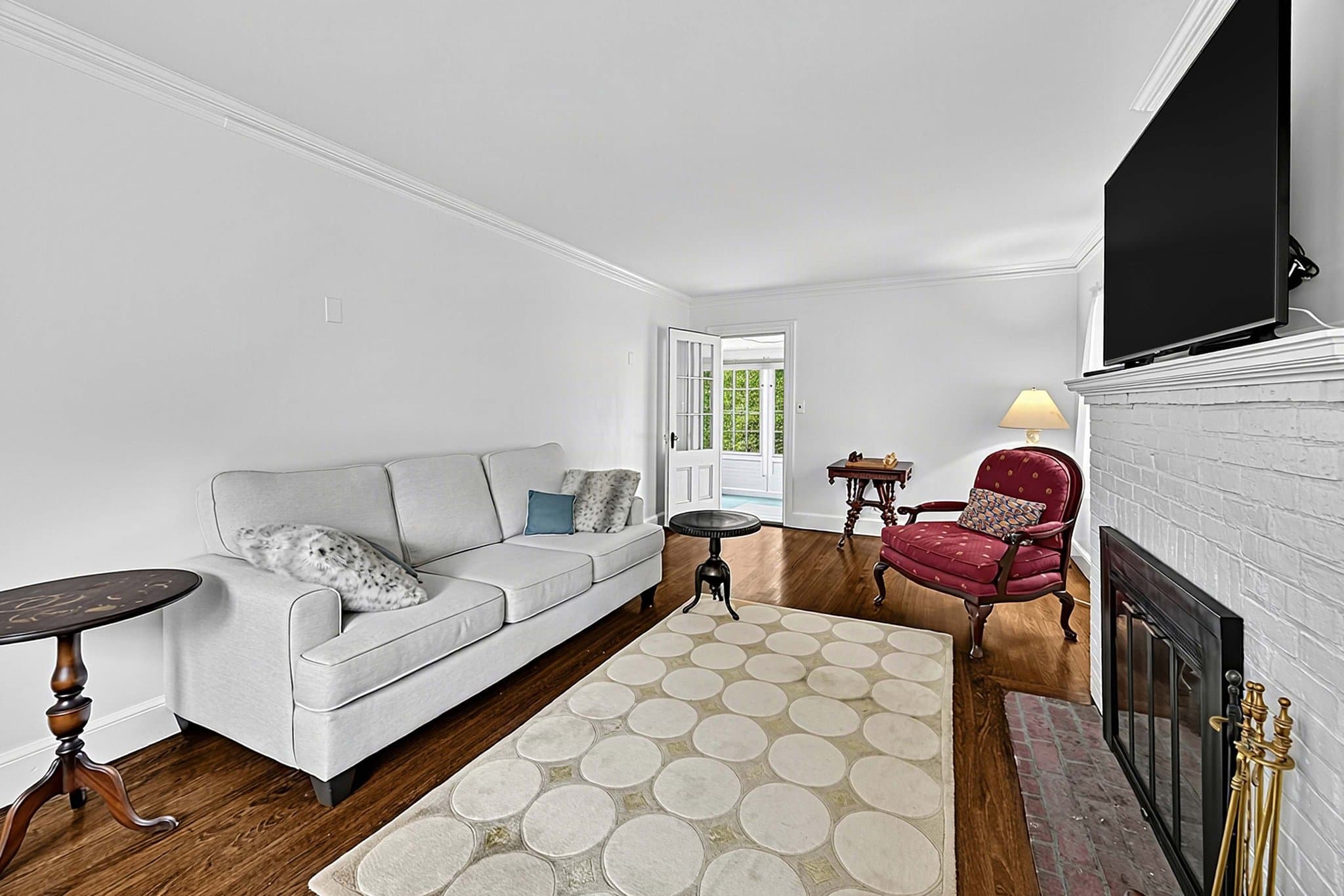 Chestnut Hill House: 15 Crehore Road