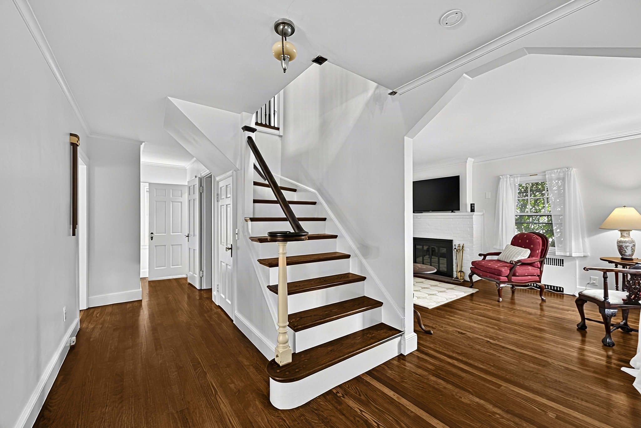 Chestnut Hill House: 15 Crehore Road