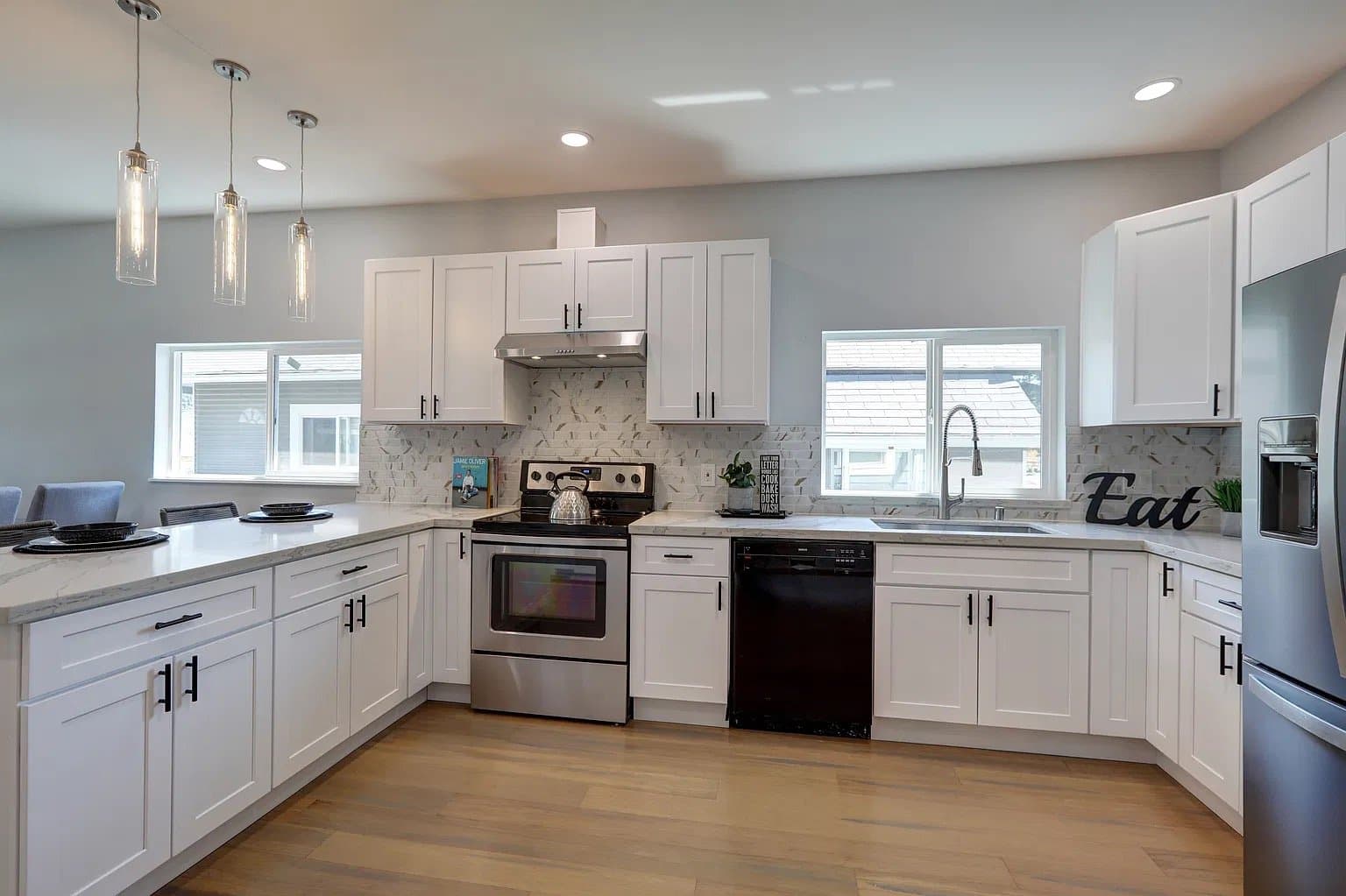Auburn House: 724 4th St SE
