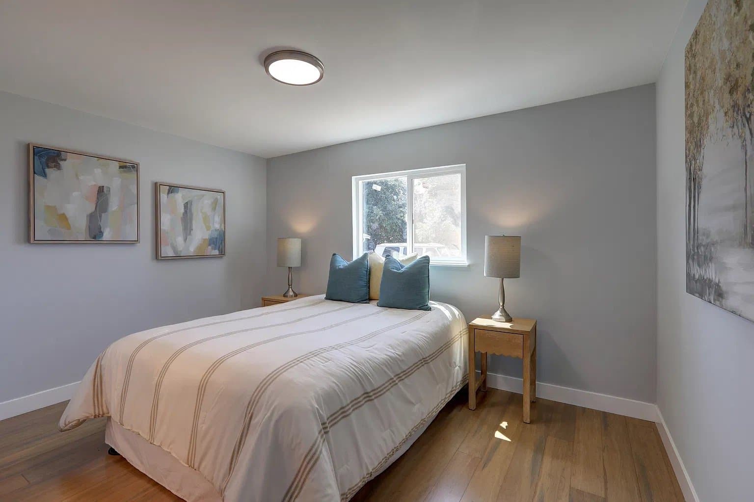 Auburn House: 724 4th St SE