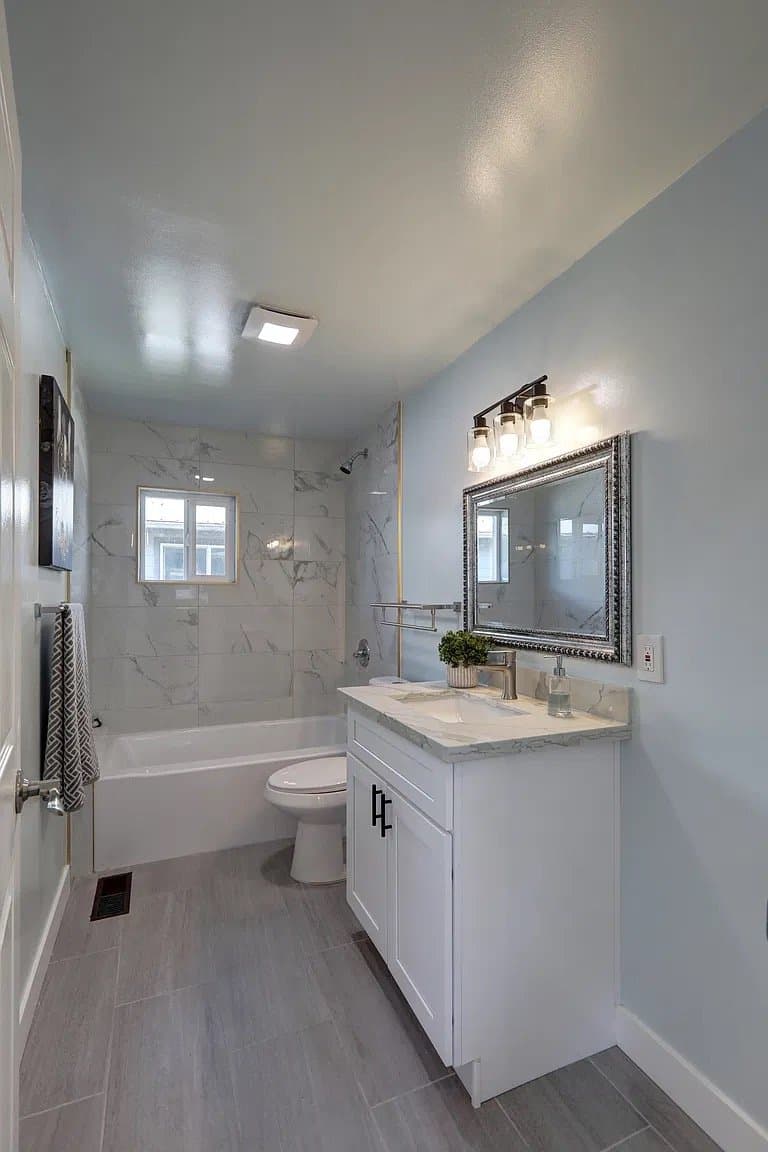 Auburn House: 724 4th St SE