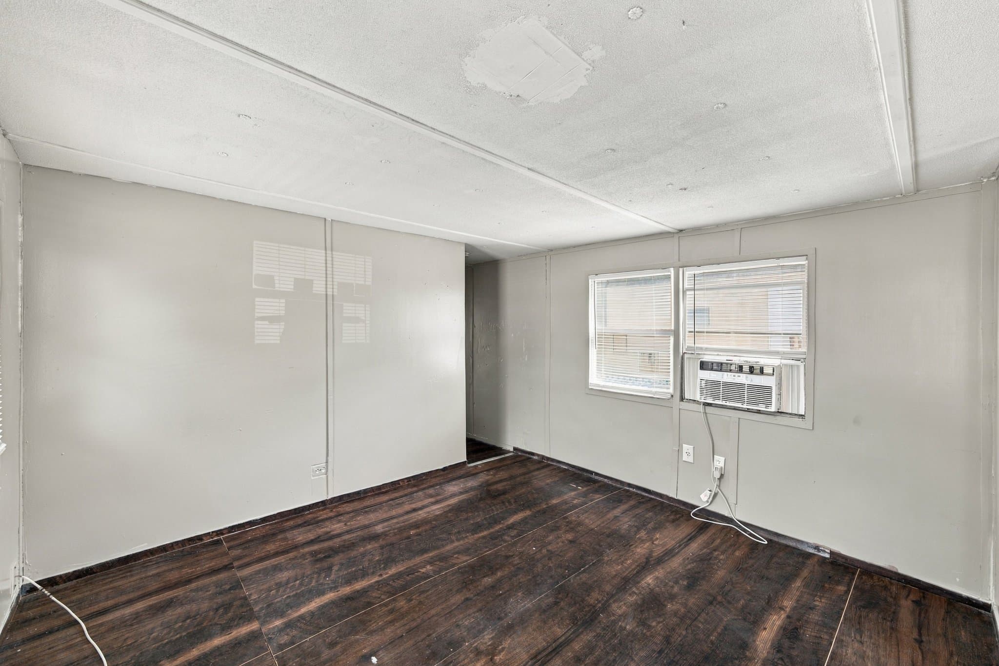 Tampa House: 2310 S 50th St