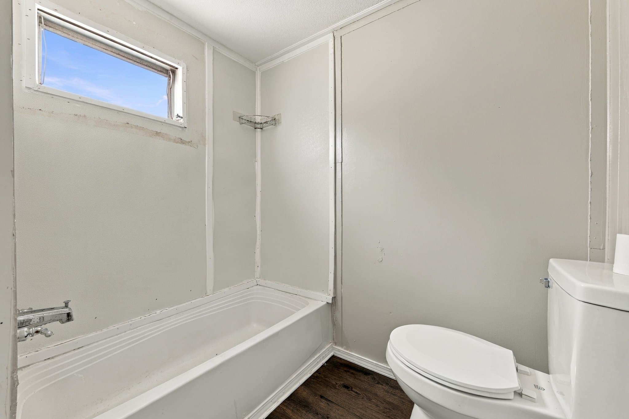 Tampa House: 2310 S 50th St
