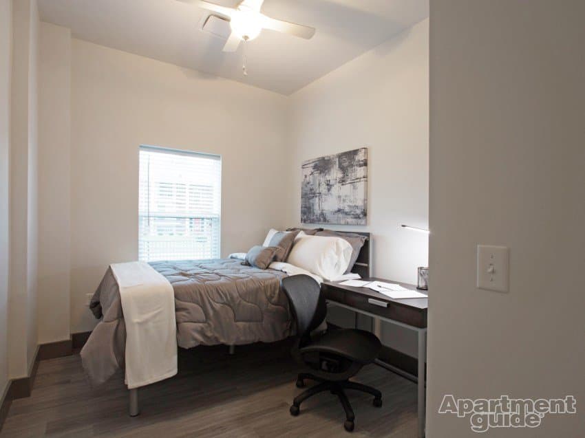 Springfield Single Room: 1243 E Cherry St
