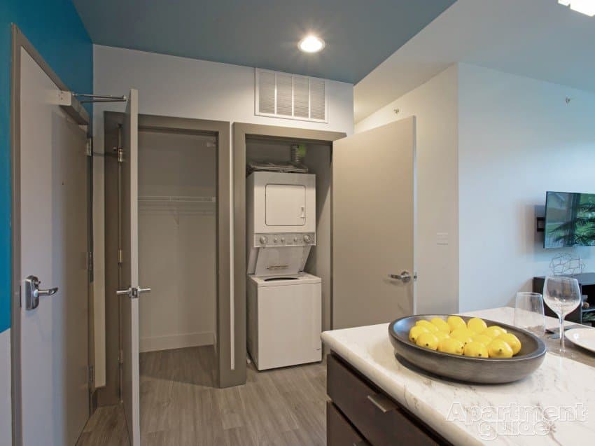 Springfield Single Room: 1243 E Cherry St