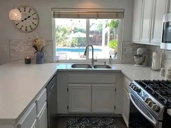 Menifee House: 29821 Avenida de Real