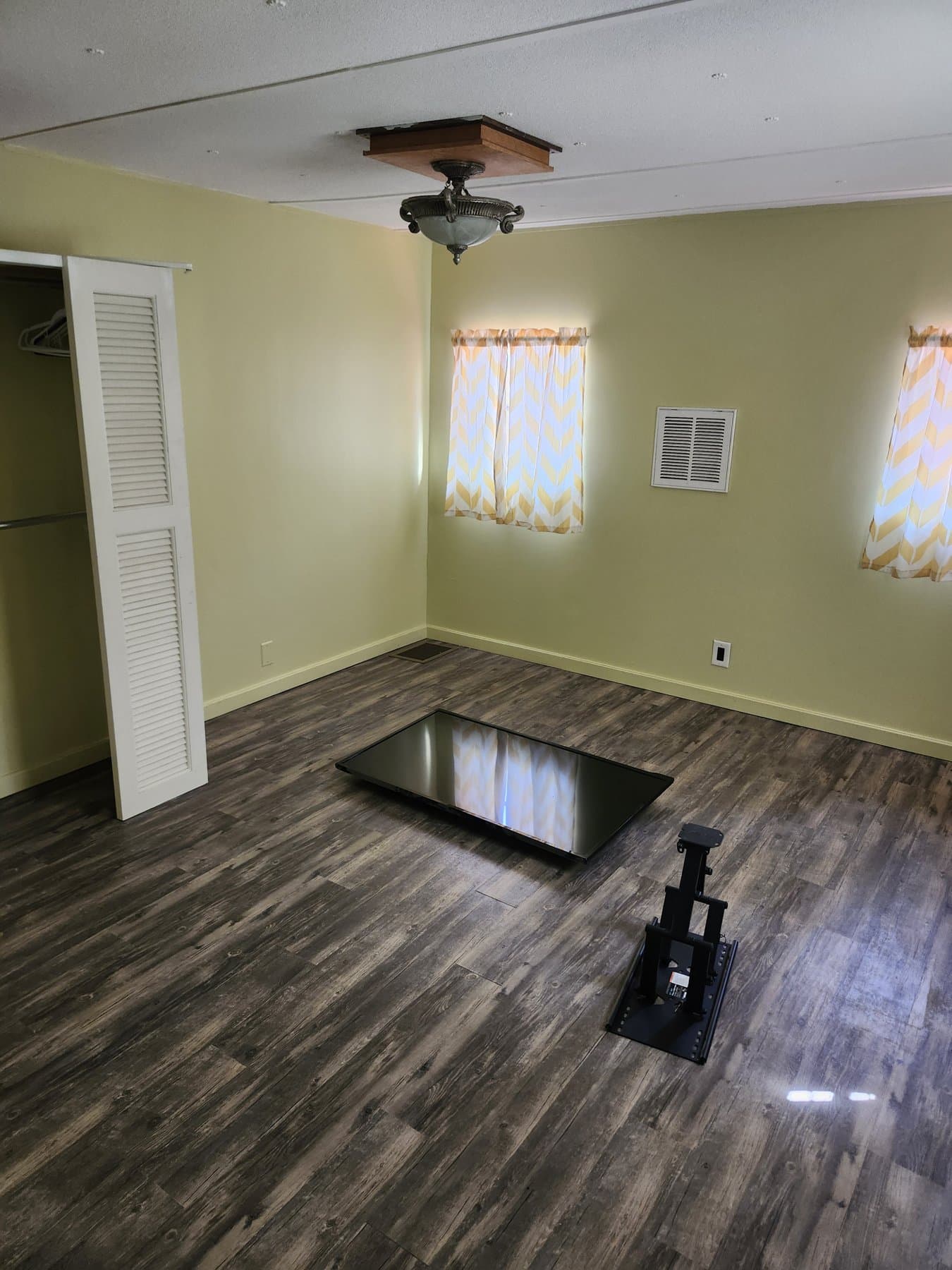 Tampa Single Room: 9613 Barnside Pl