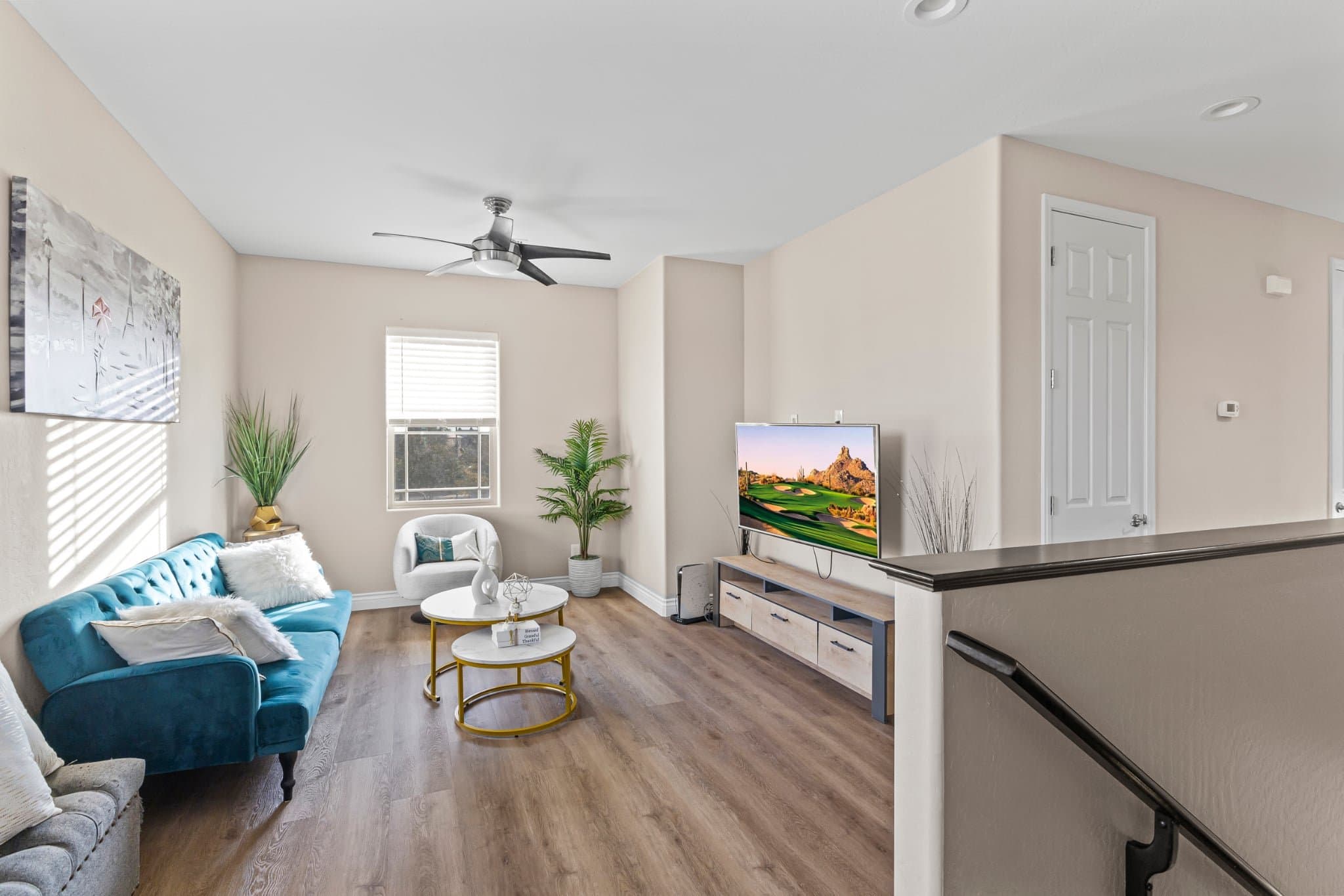 Surprise House: 14901 W Dreyfus St