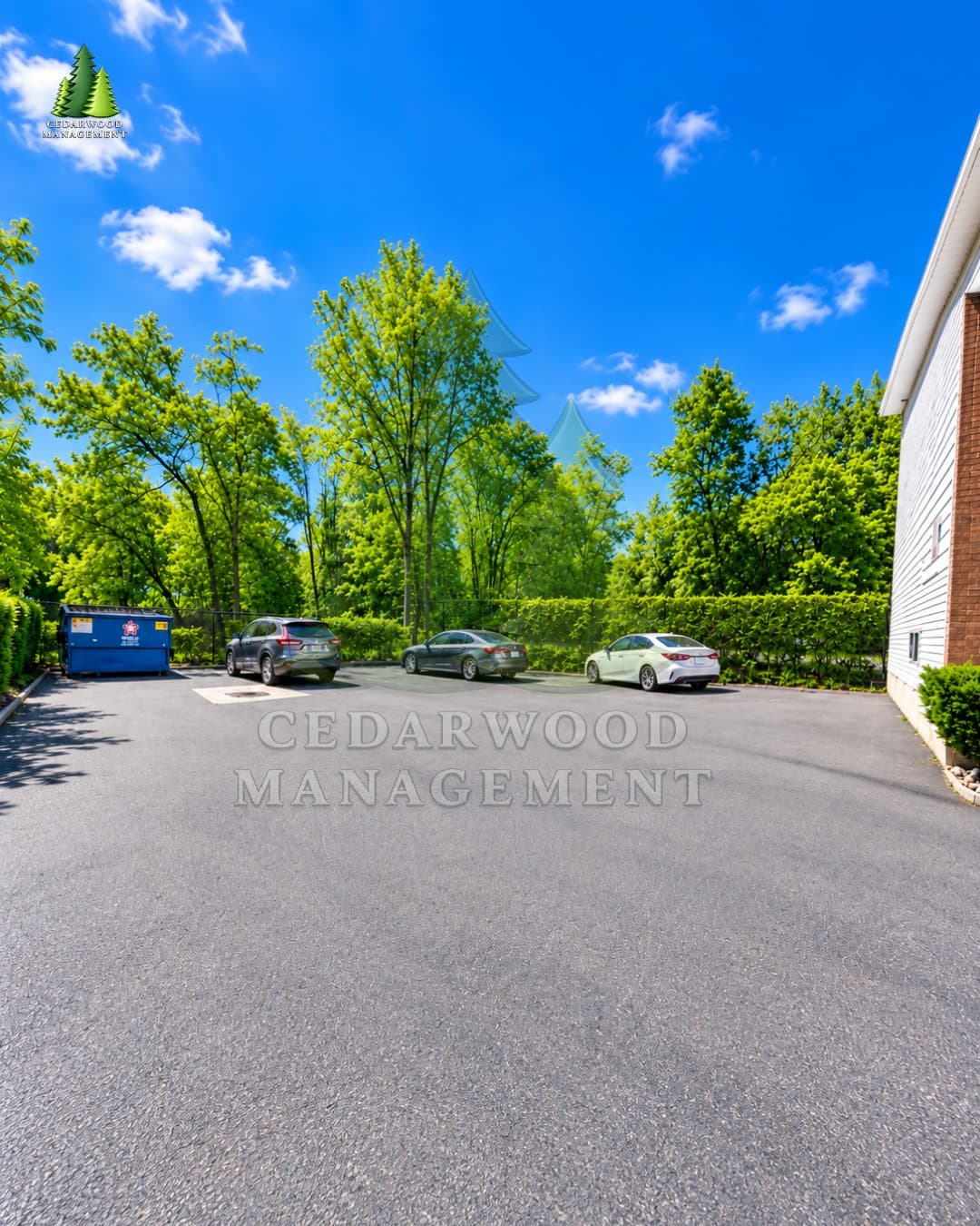 Akron Apartment: 39 Rhodes Avenue