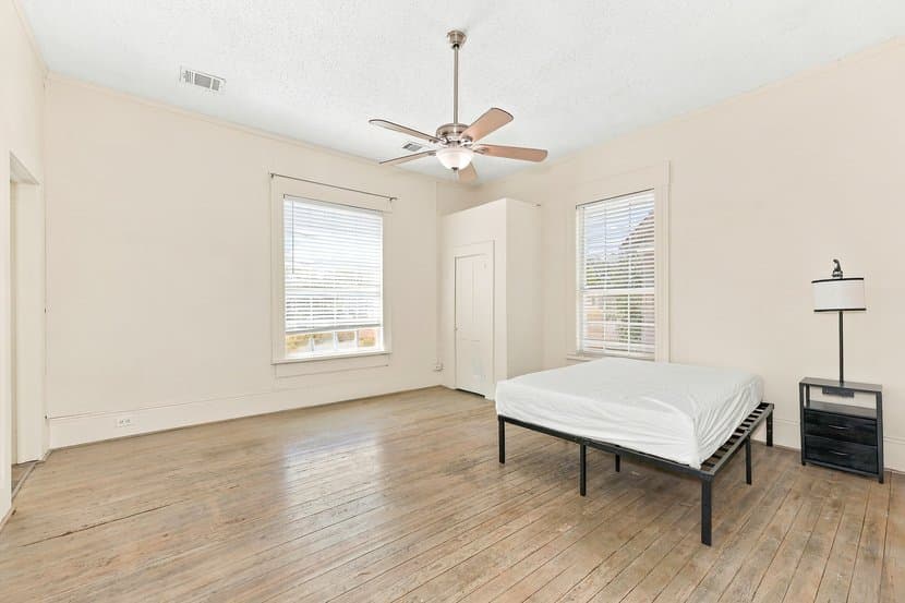 Denison Single Room: 617 W Gandy St