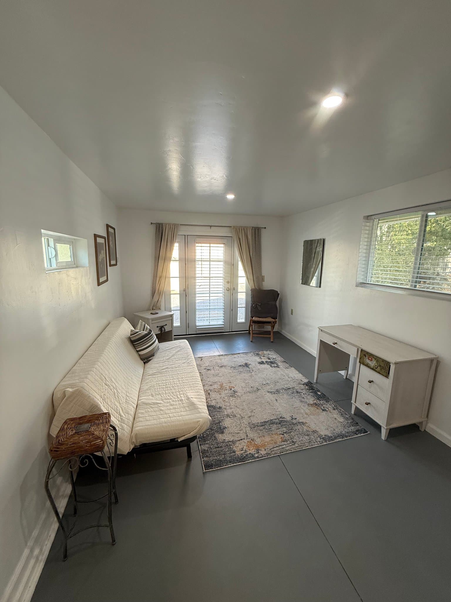 Auburn House: 172 Orange St