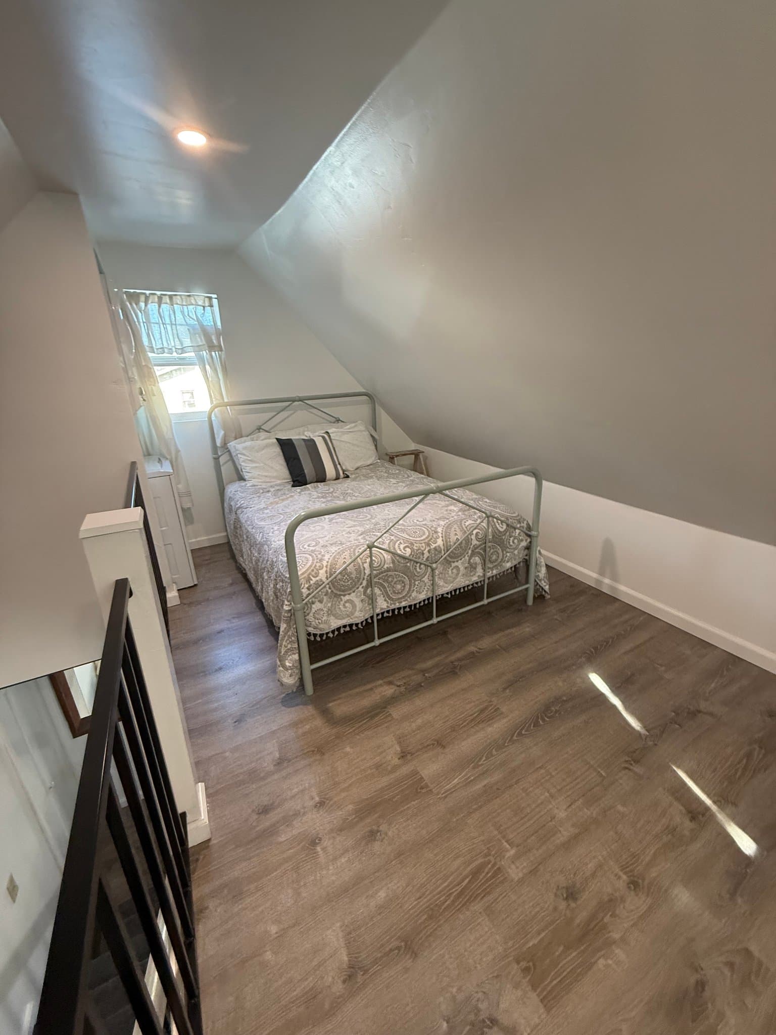 Auburn House: 172 Orange St