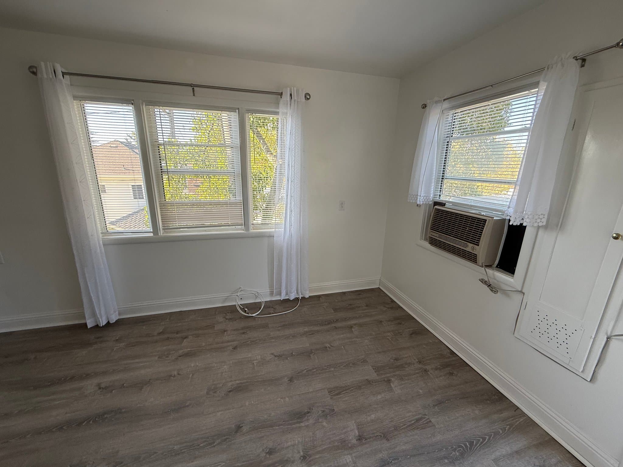 Auburn Townhome: 172 Orange St