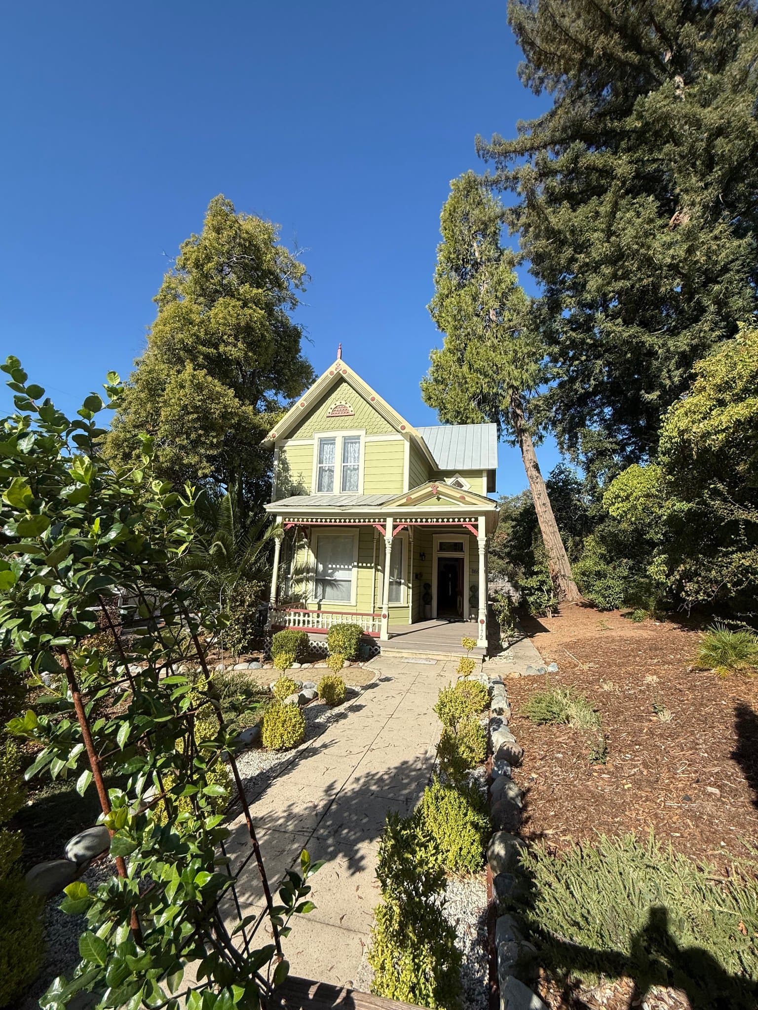 Auburn Townhome: 172 Orange St