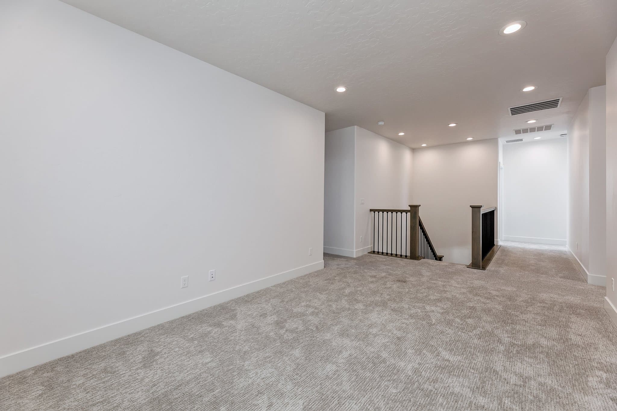 Eagle House: 13900 N Ermine Ave