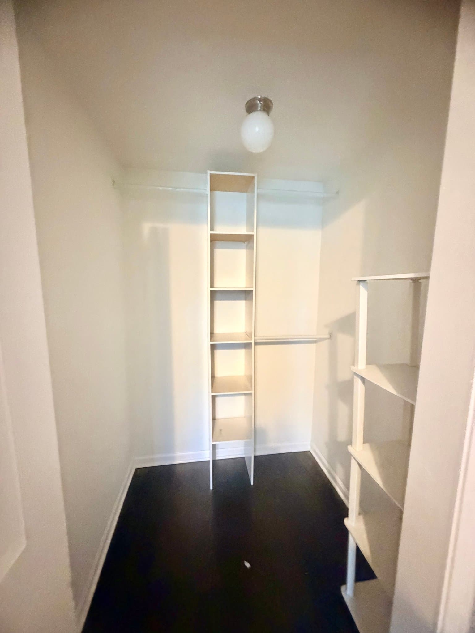Chicago Apartment: 4555 S Wabash Ave
