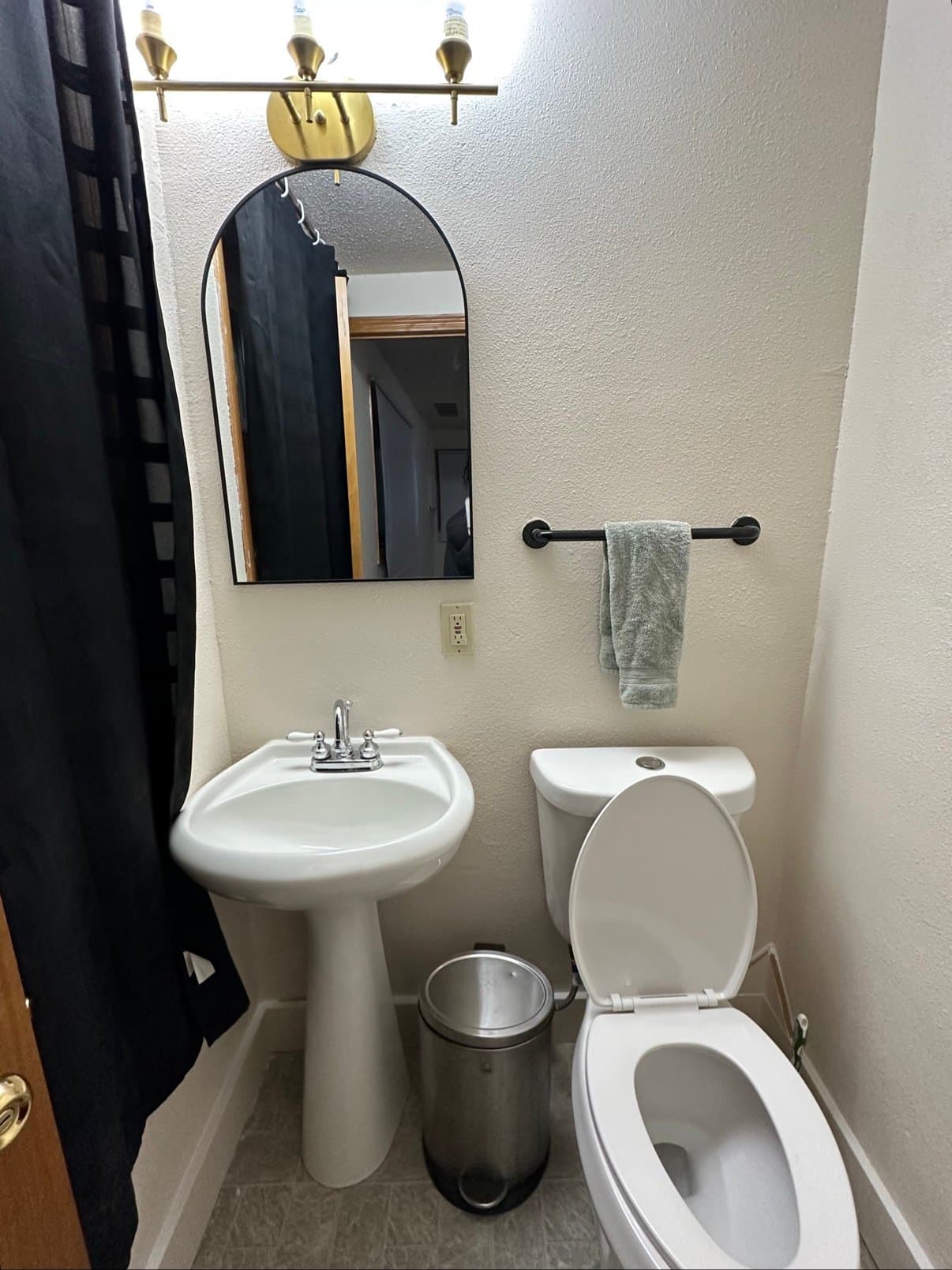 Norwalk House: 9040 Oakwood Dr