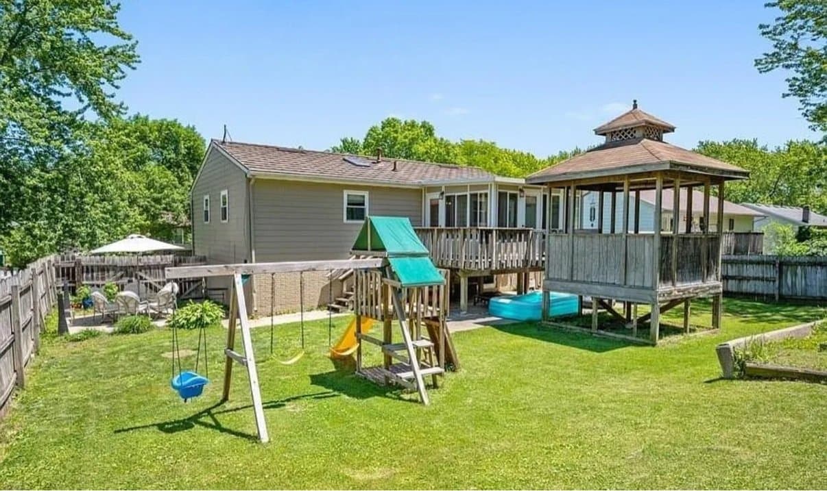 Norwalk House: 9040 Oakwood Dr