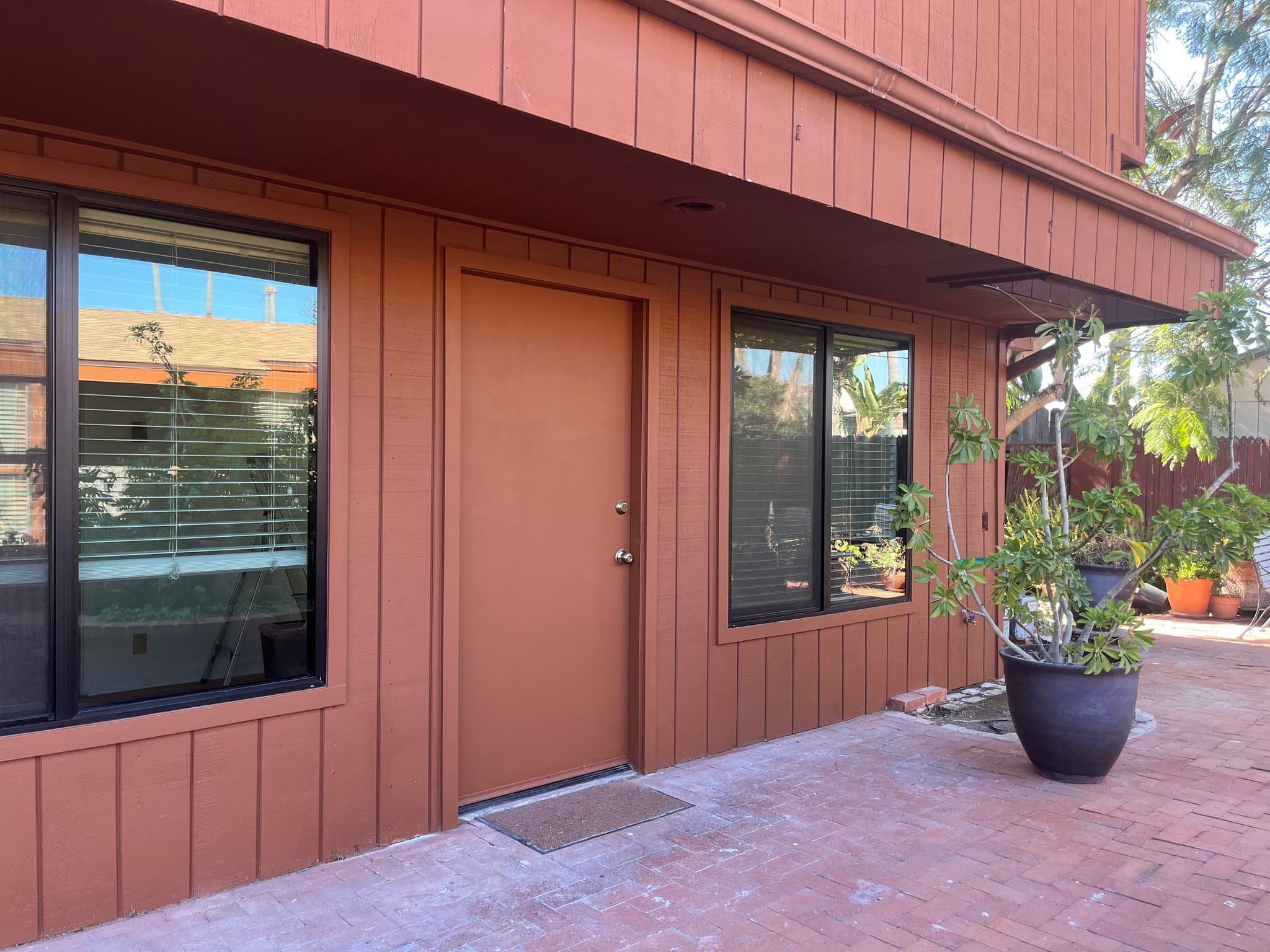 Ventura House: 1071 Pittsfield Ln