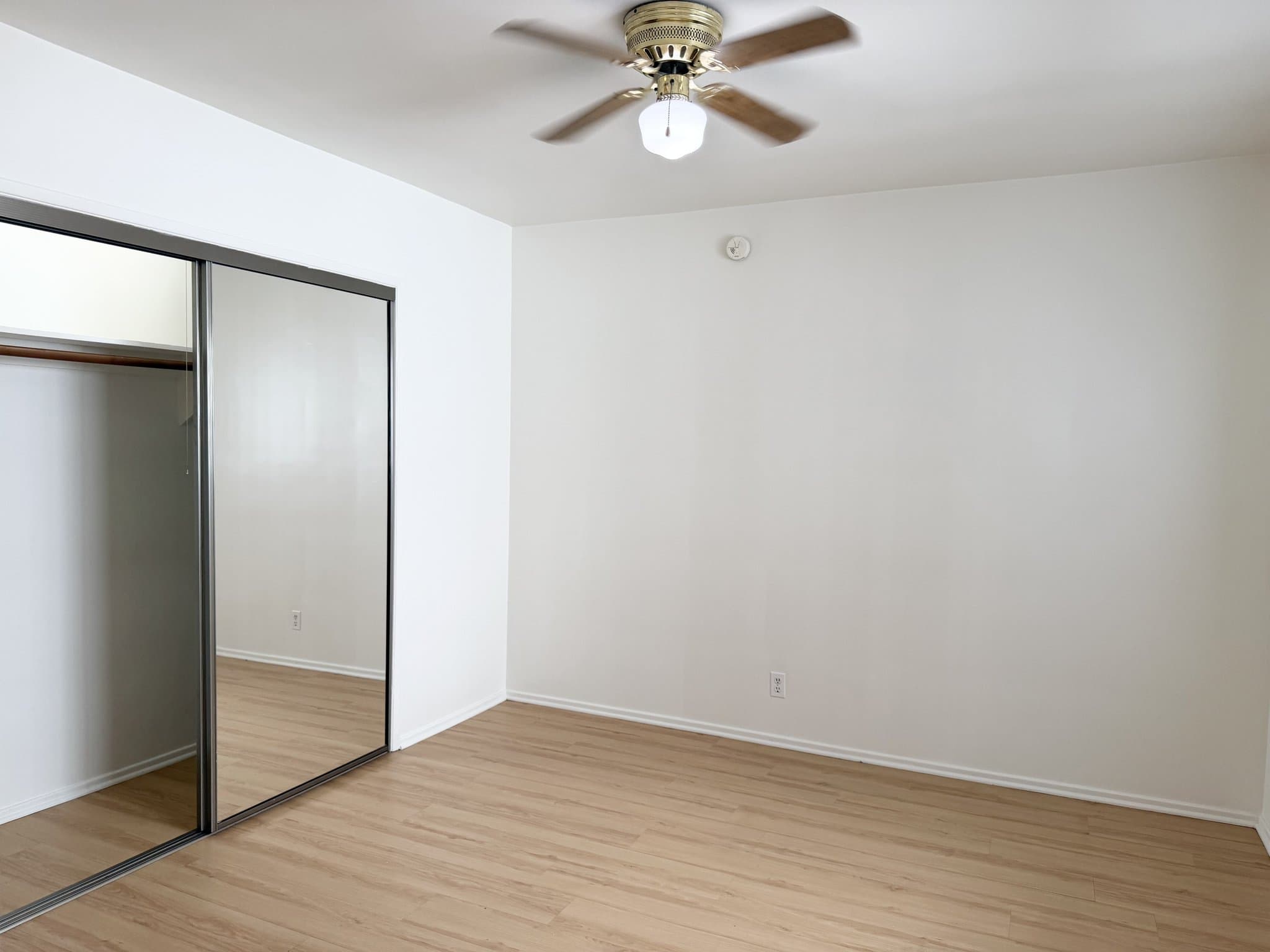 Los Angeles Apartment: 1243 Federal Ave