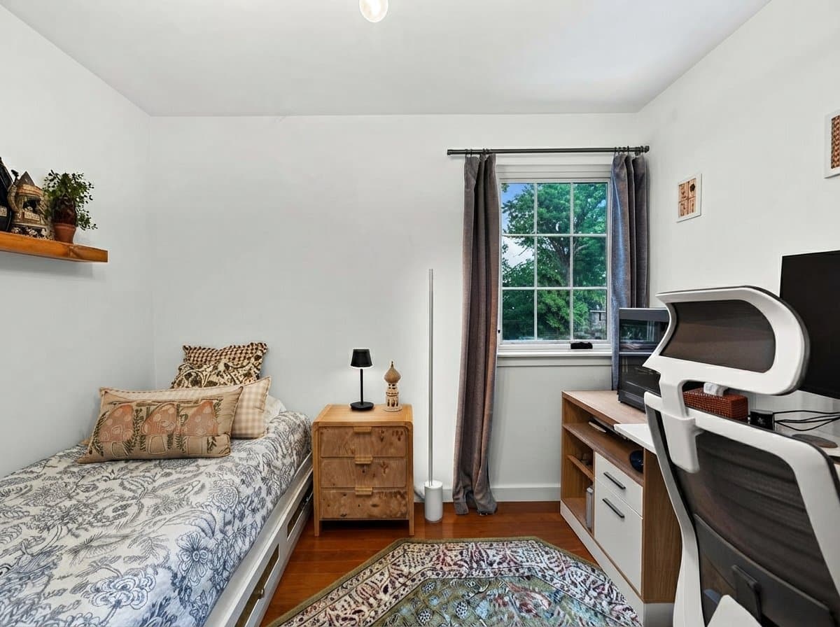 Philadelphia House: 240 E Springfield Ave