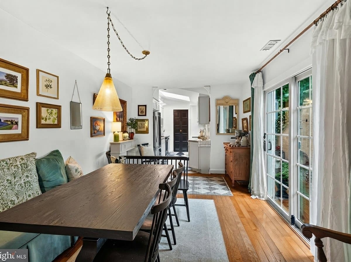 Philadelphia House: 240 E Springfield Ave