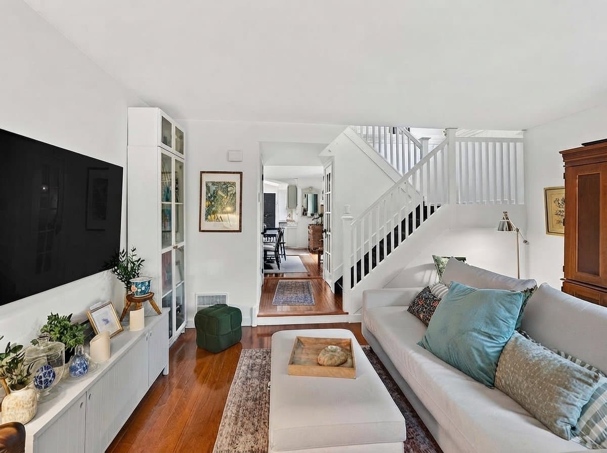 Philadelphia House: 240 E Springfield Ave