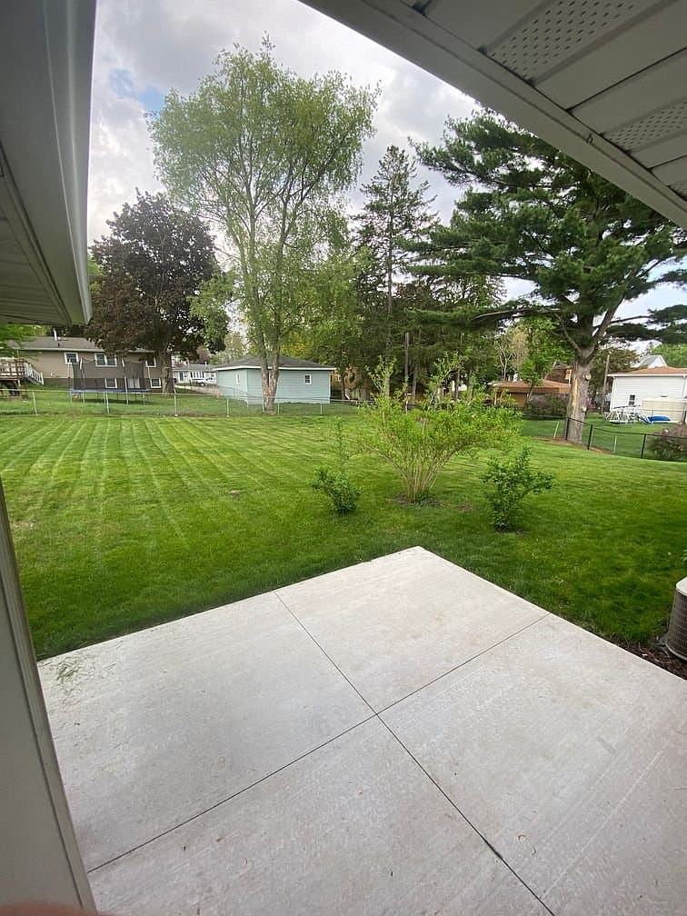 Cedar Falls House: 721 W 14th St