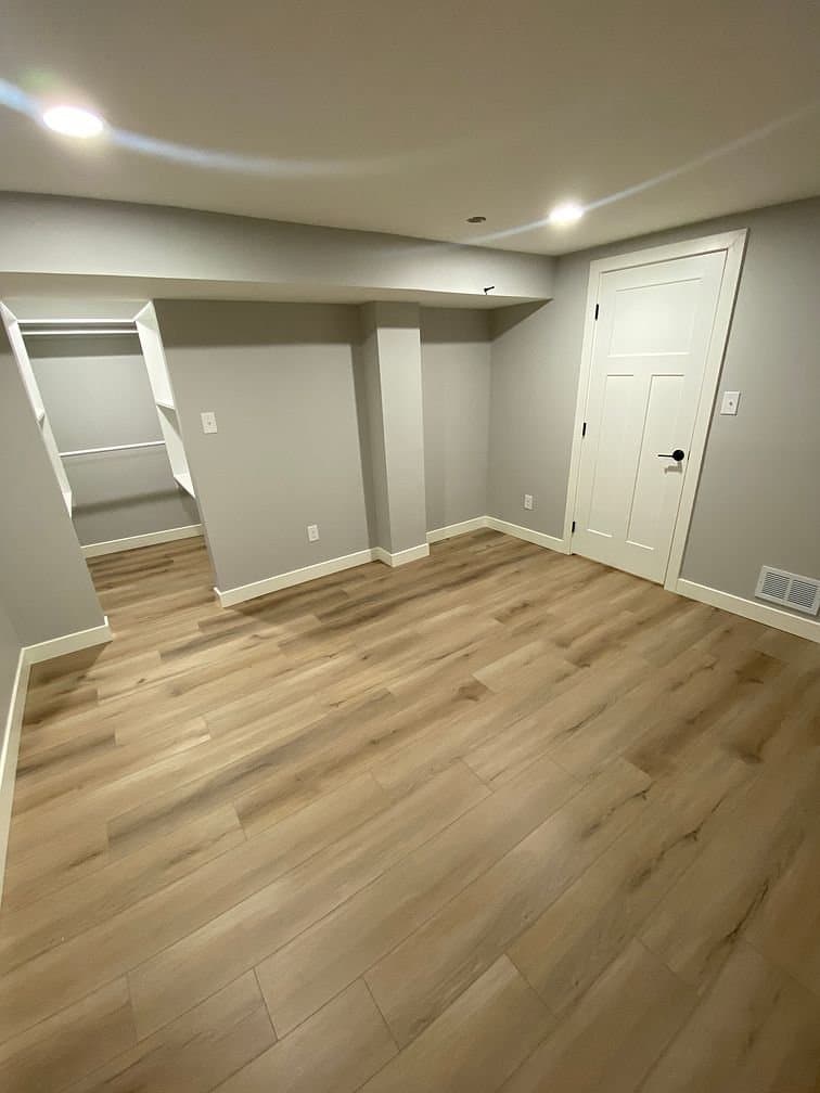 Cedar Falls House: 721 W 14th St