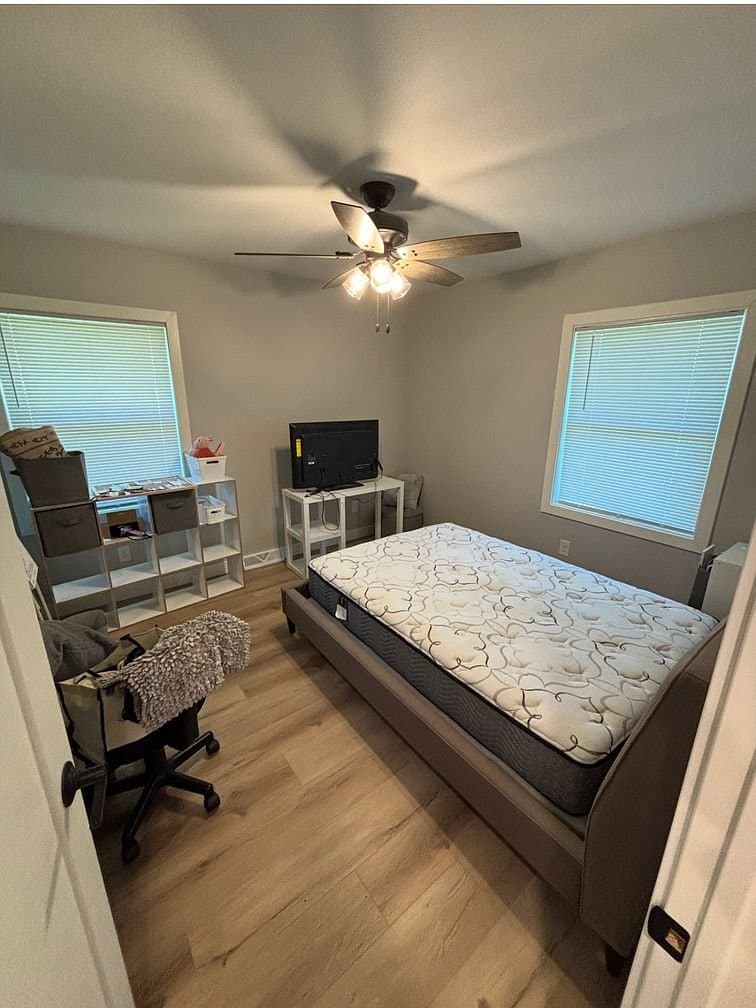 Cedar Falls House: 721 W 14th St
