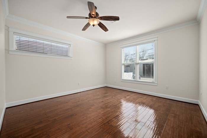 Houston House: 110 Kendall St