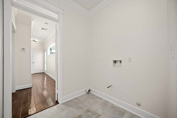 Houston House: 110 Kendall St