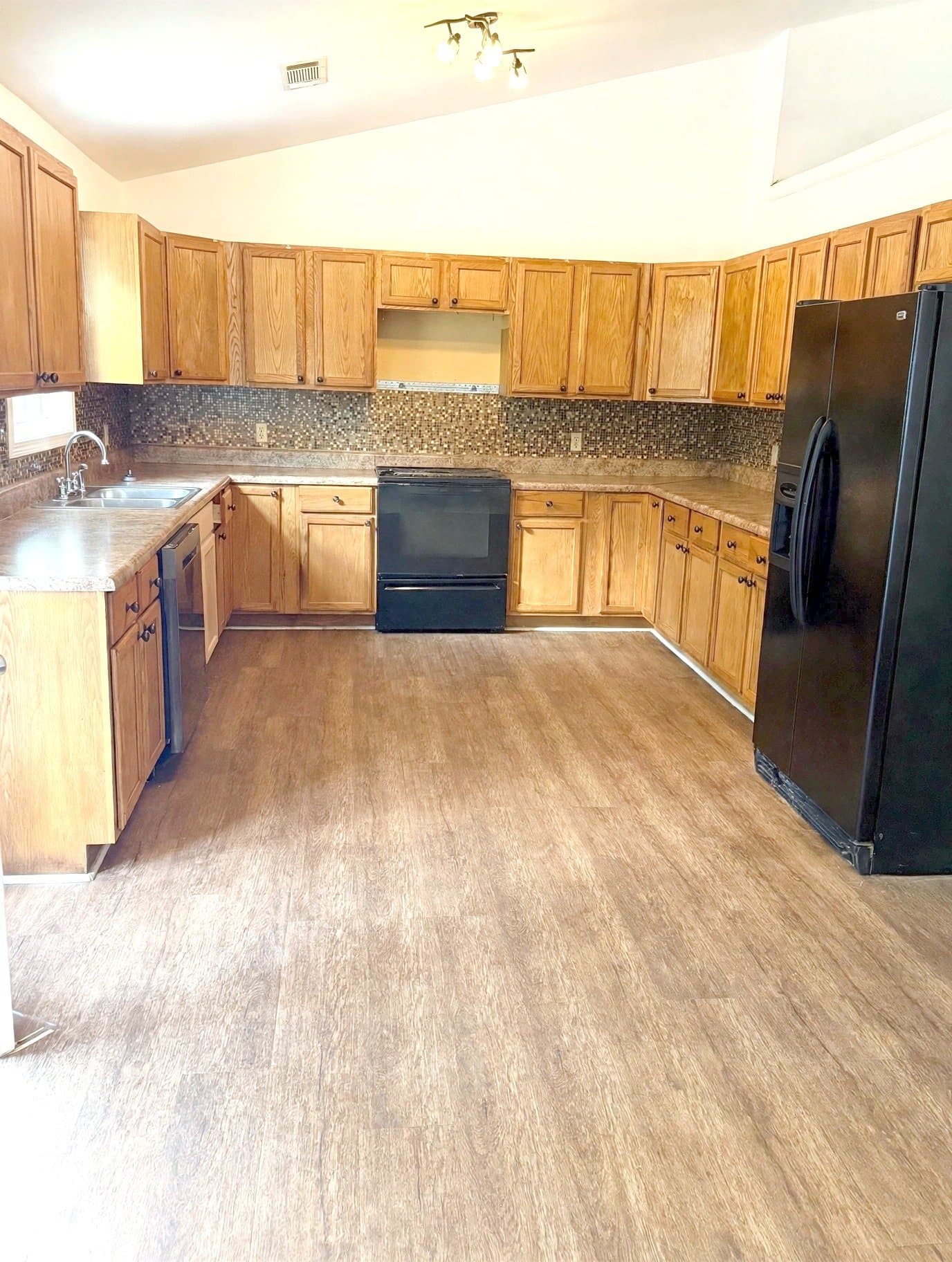 Cartersville House: 654 Peeples Valley Rd NE