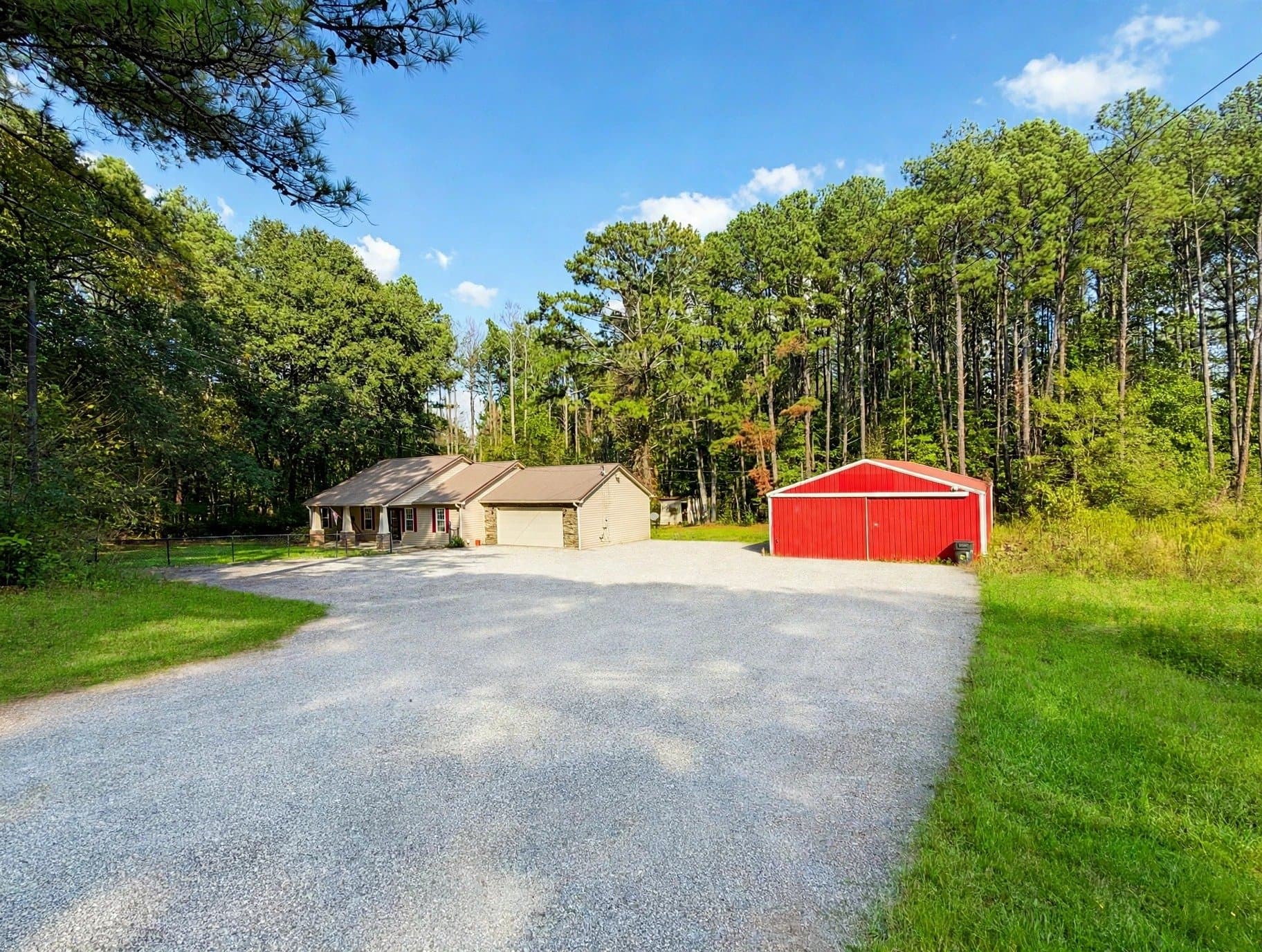 Cartersville House: 654 Peeples Valley Rd NE