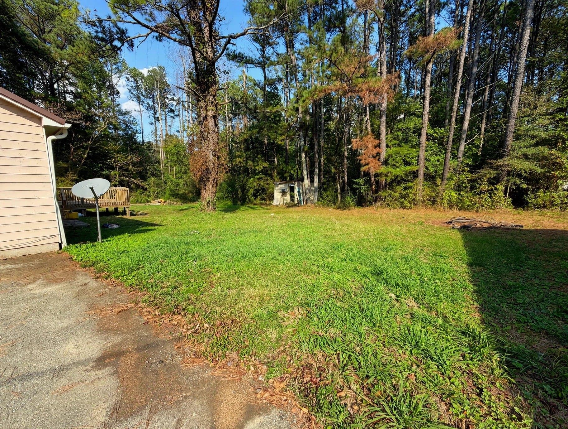 Cartersville House: 654 Peeples Valley Rd NE