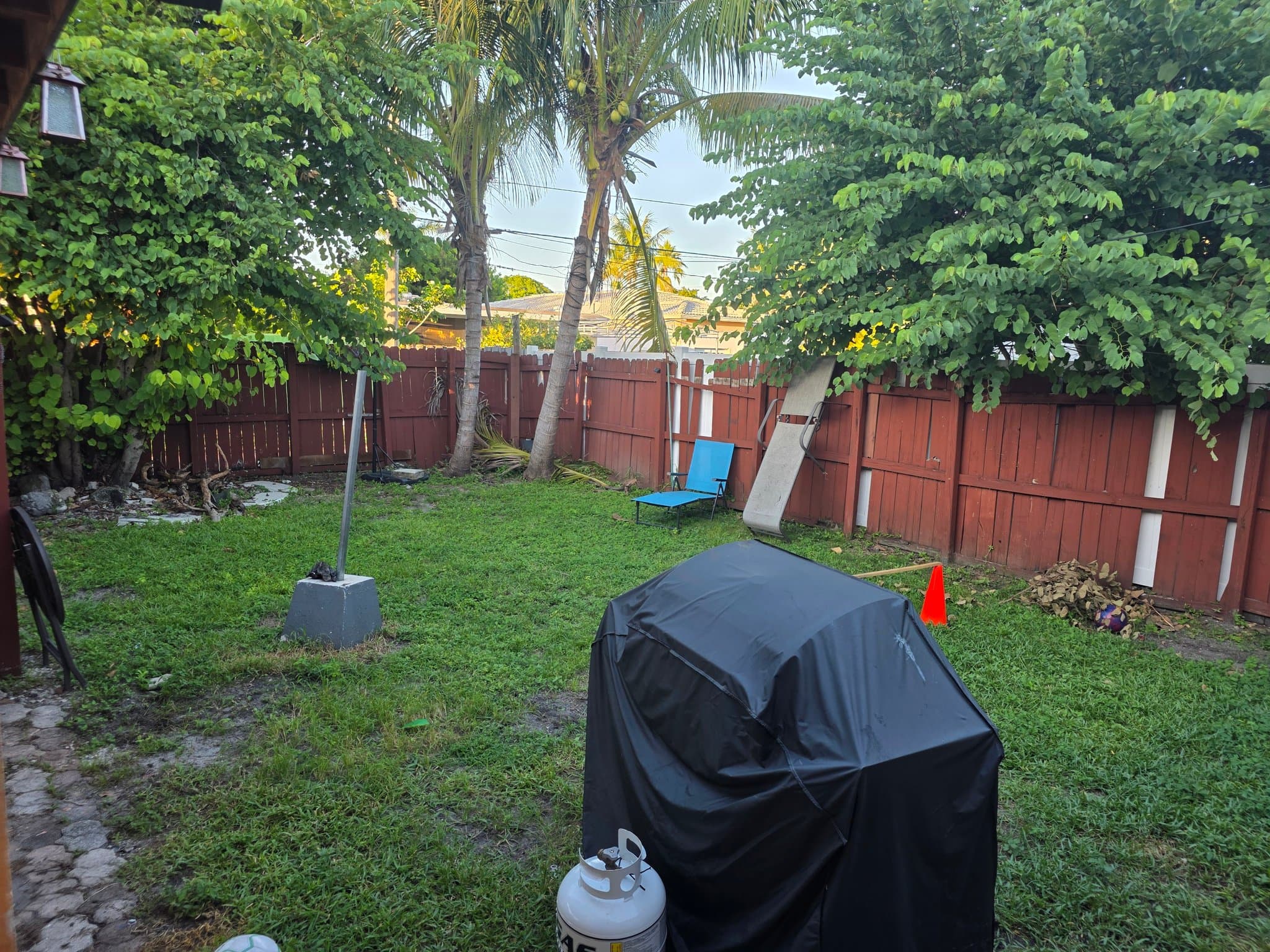 Hollywood House: 1631 Hollywood Blvd