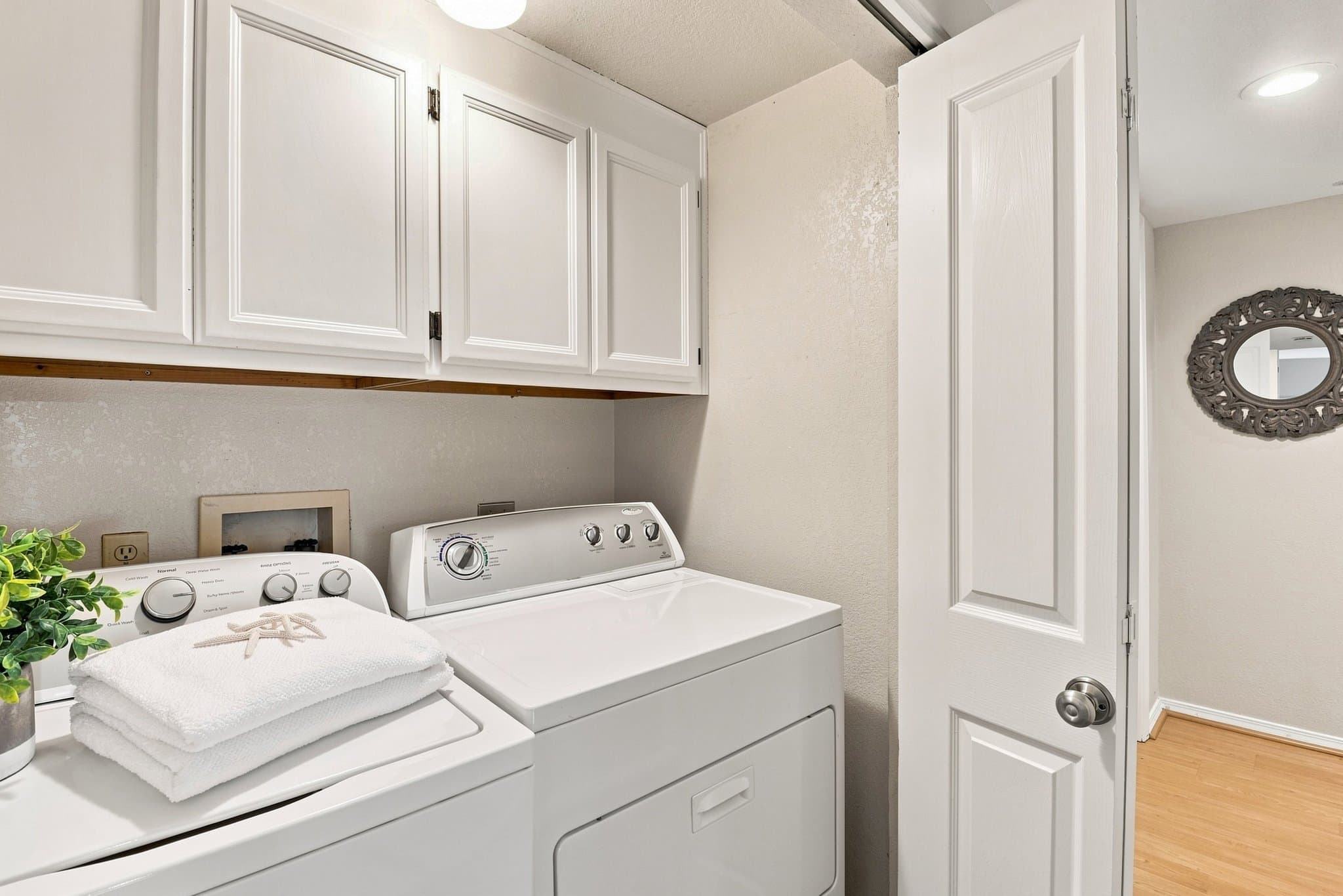 Redwood City Condo: 1122 Woodside Rd