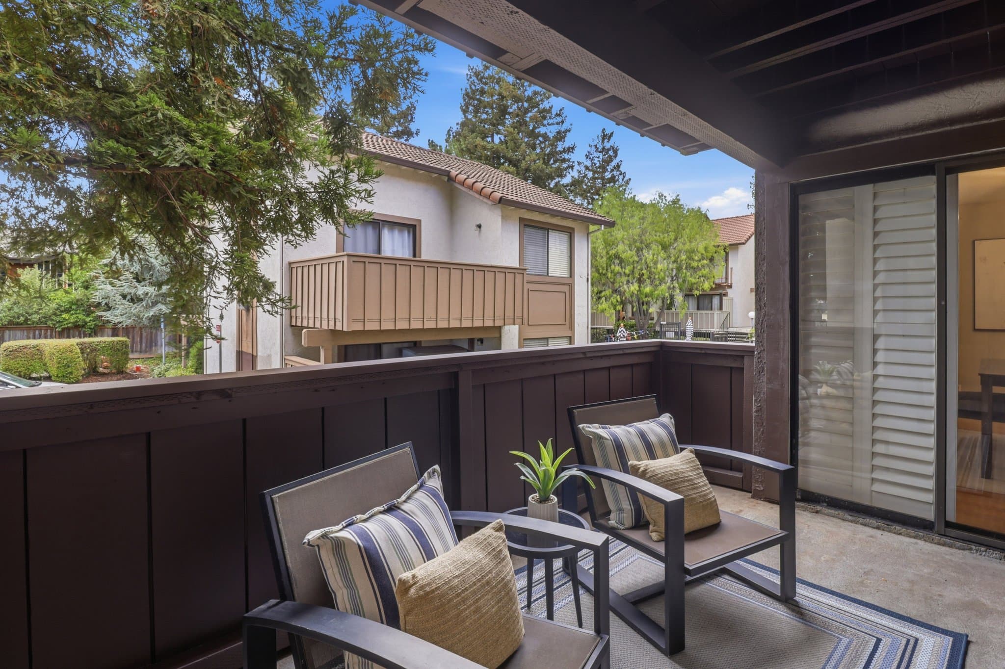 Redwood City Condo: 1122 Woodside Rd