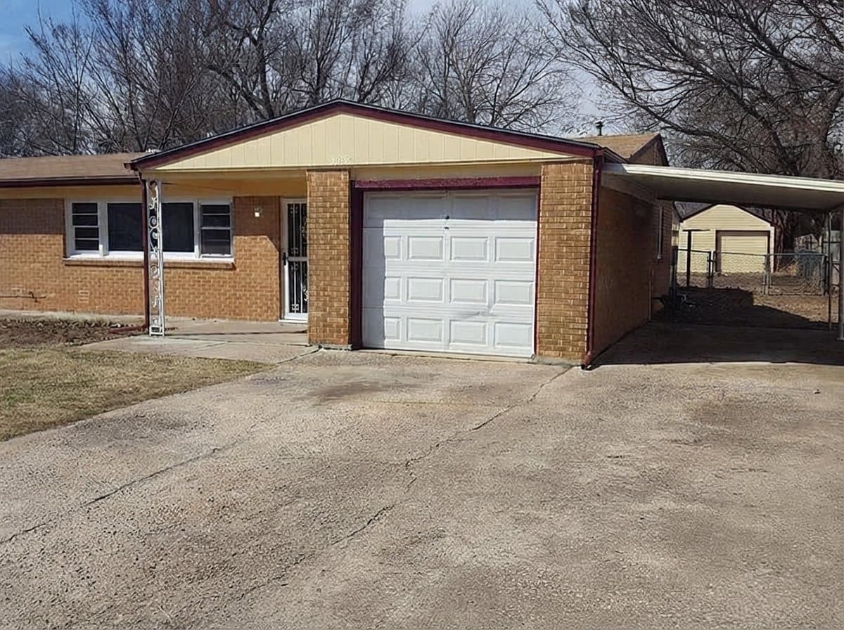 Wichita House: 3139 N Coolidge Ave