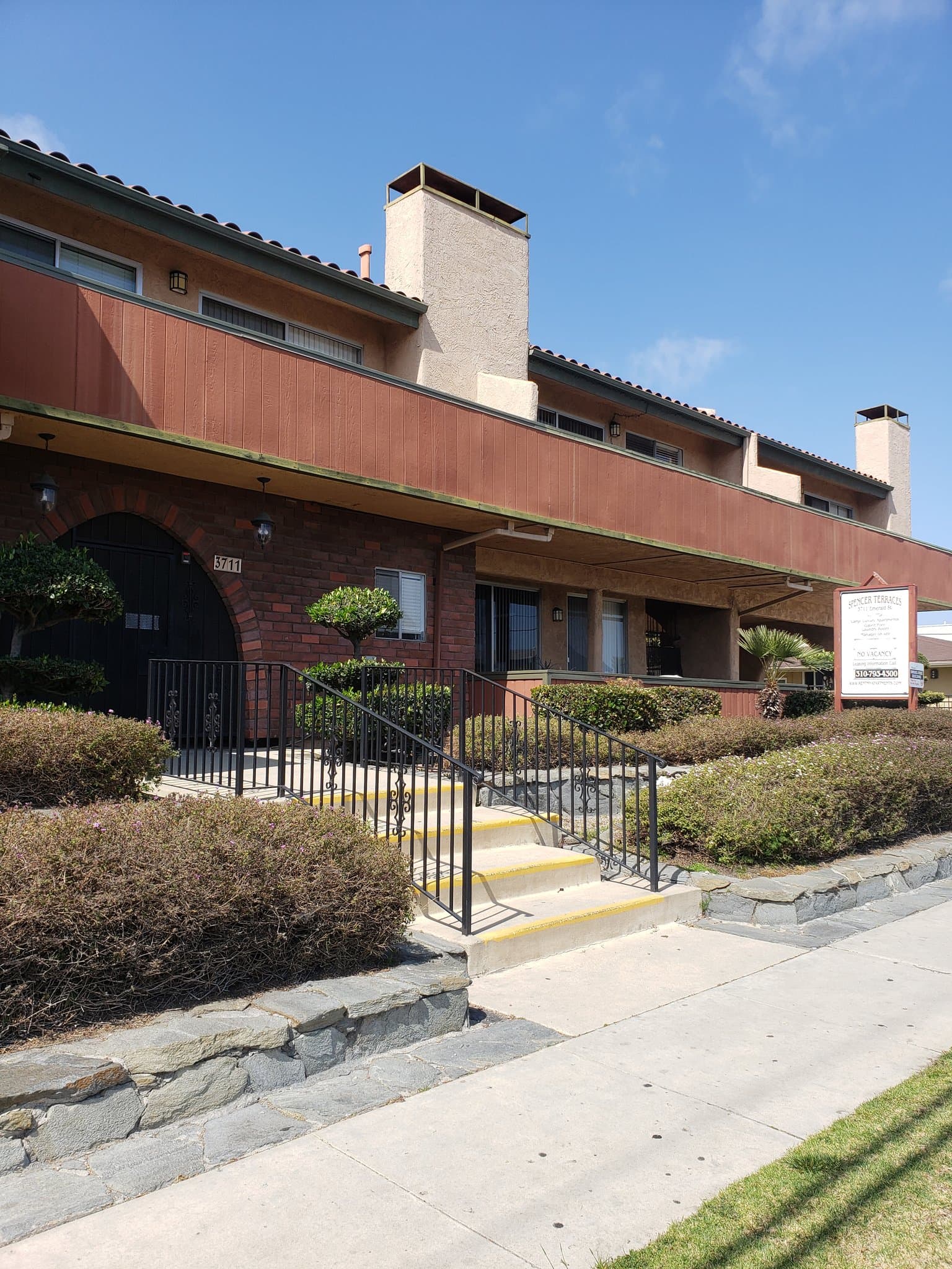 Torrance Apartment: 3711 Emerald St