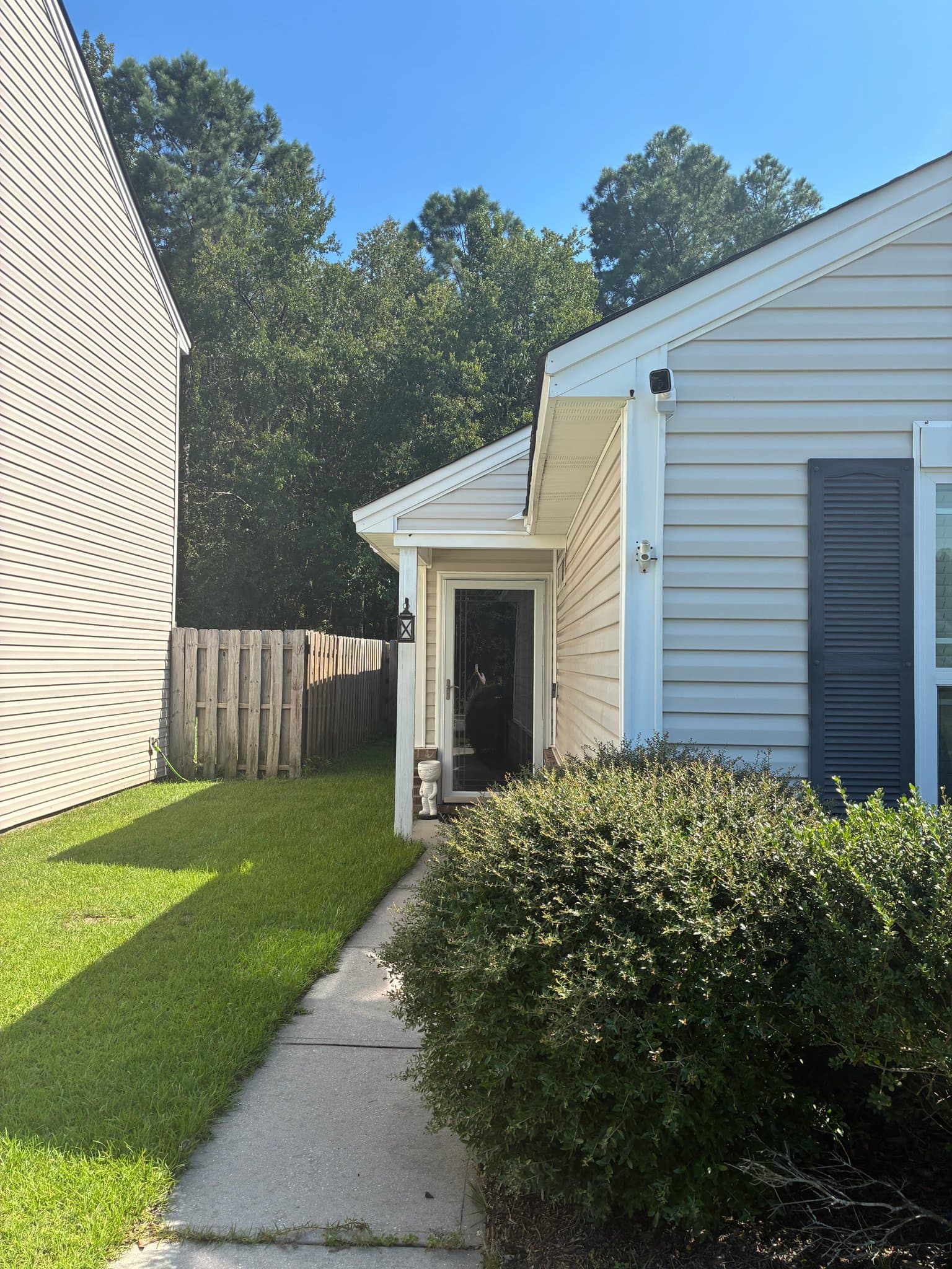 Savannah House: 137 Spring Lakes Dr