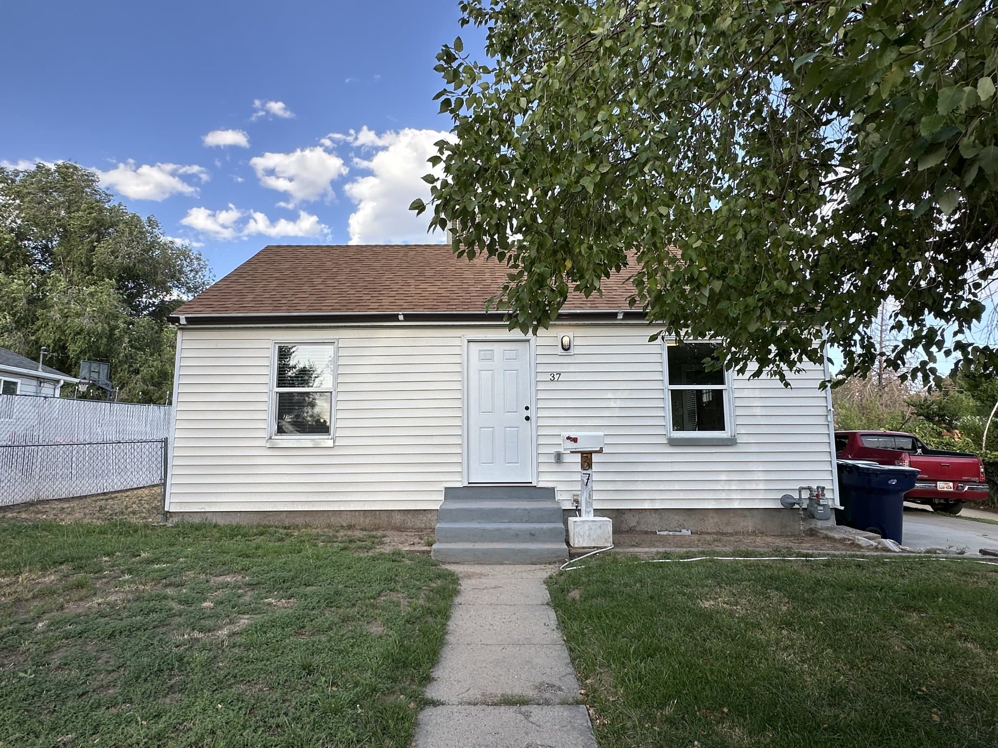 Clearfield House: 37 S 450 E
